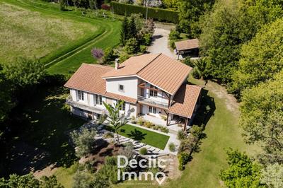 Maison - 171 m² - 6 pièces