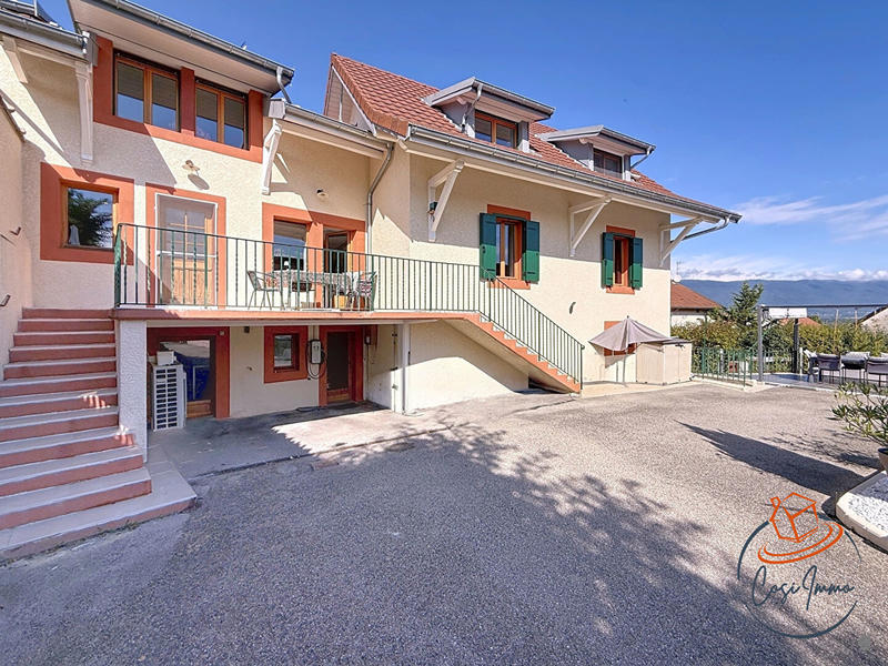 Maison - 240 m² - 7 pièces