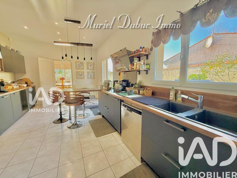 Maison - 185 m² - 5 pièces