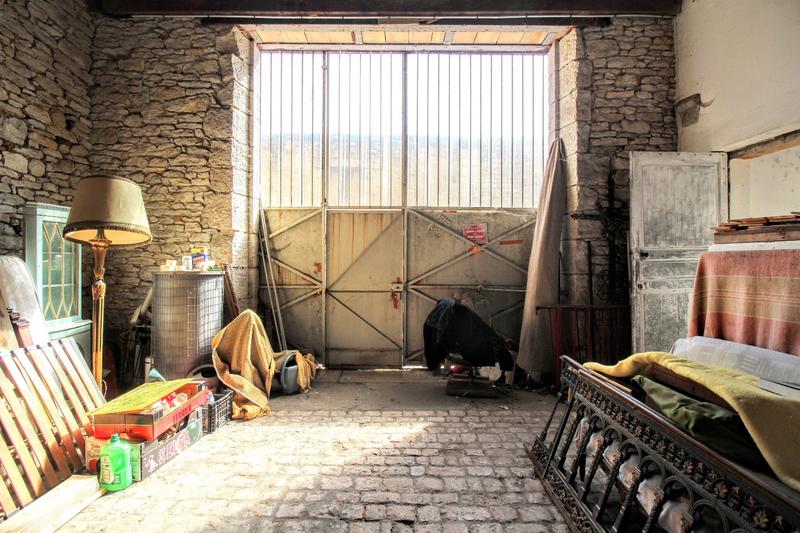 Maison ancienne - 610 m² - 2 pièces