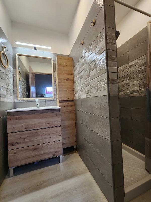 Maison en pierre - 241 m² - 9 pièces