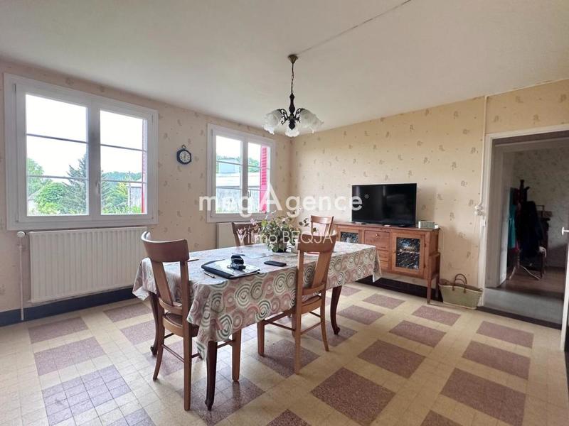 Maison - 137 m² - 8 pièces