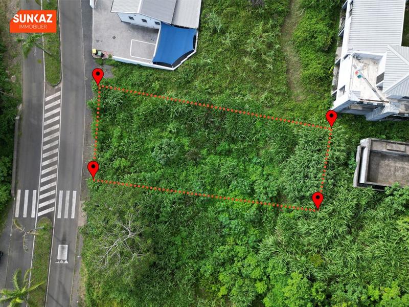 Terrain constructible - 843 m²