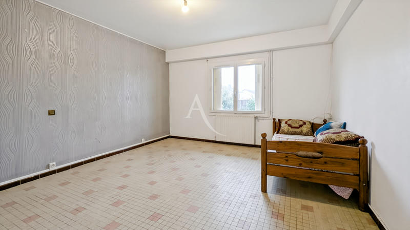 Maison - 255 m² - 8 pièces