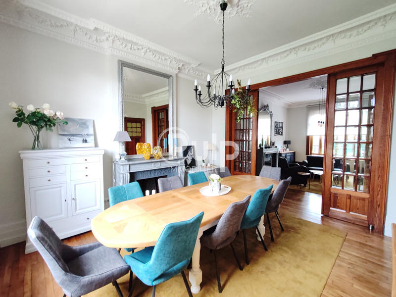 Maison de maîtres - 390 m² - 12 pièces