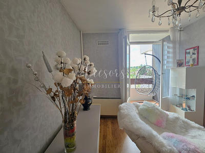 Appartement - 77 m² - 4 pièces