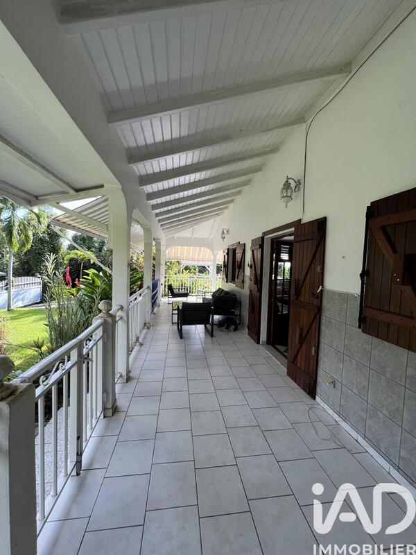 Maison - 196 m² - 9 pièces