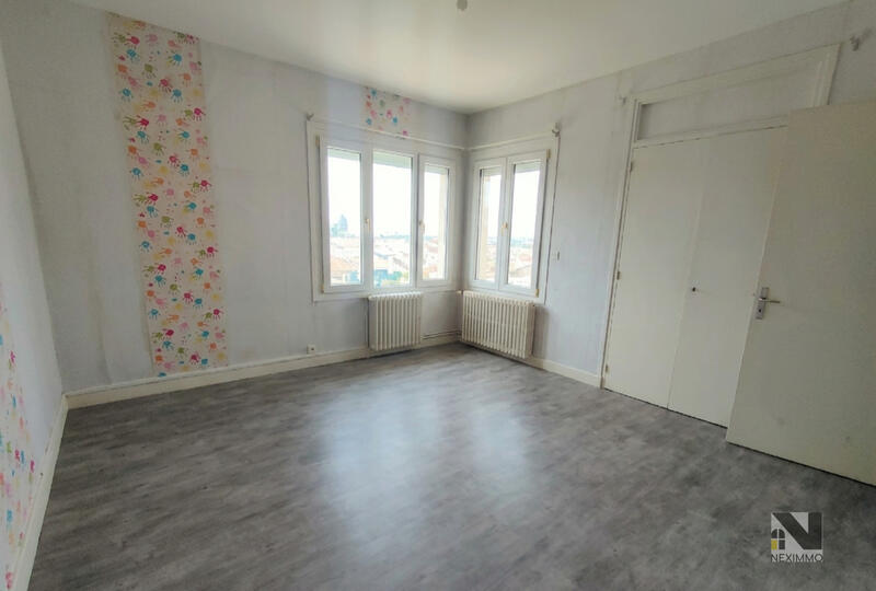Maison - 185 m² - 8 pièces