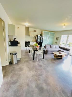 Appartement - 80 m² - 4 pièces