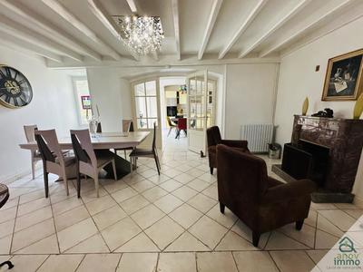 Maison de ville - 180 m² - 8 pièces