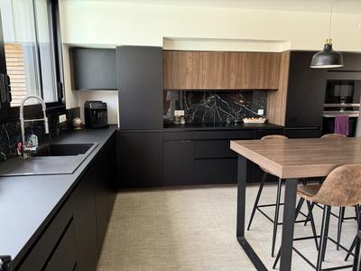 Maison - 200 m² - 8 pièces