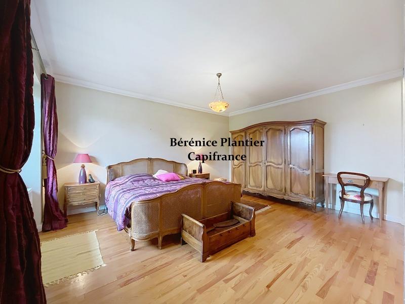 Maison - 246 m² - 7 pièces