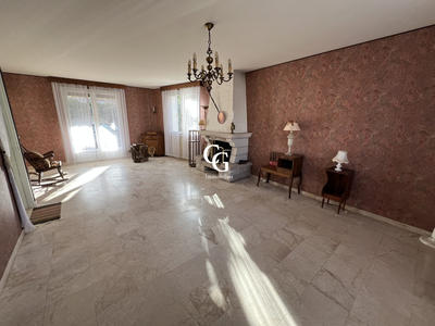 Maison - 208 m² - 6 pièces