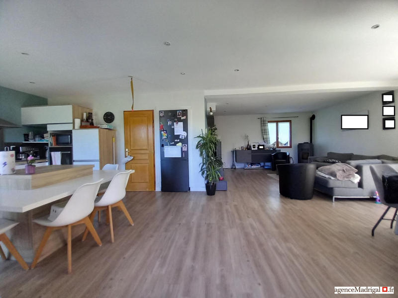 Maison traditionnelle - 135 m² - 5 pièces