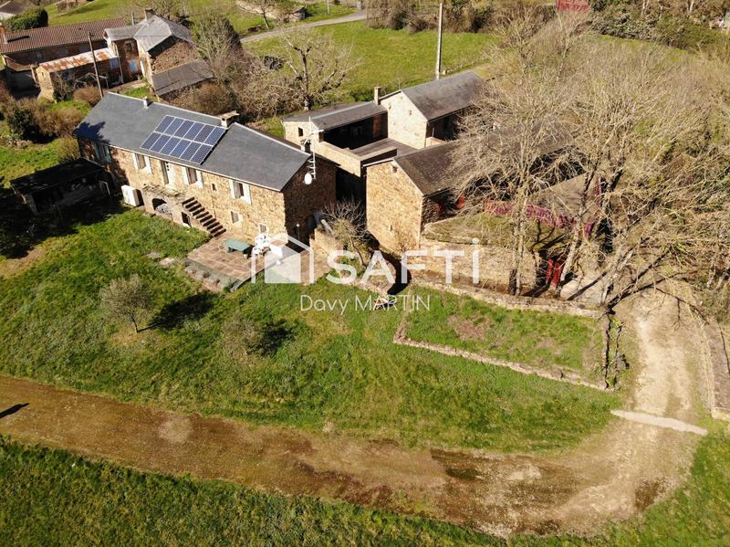 Maison - 219 m² - 8 pièces