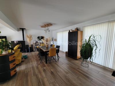 Maison - 169 m² - 8 pièces