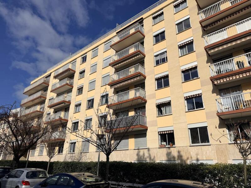 Appartement - 97 m² - 4 pièces