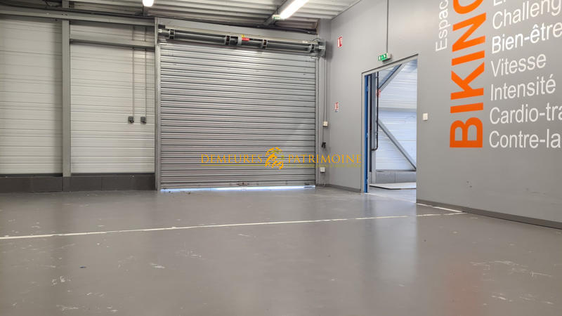 Local commercial - 797 m²