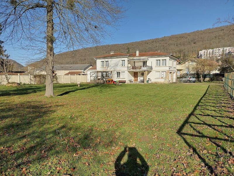 Maison - 225 m² - 7 pièces