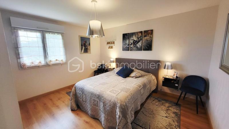 Maison traditionnelle - 220 m² - 9 pièces