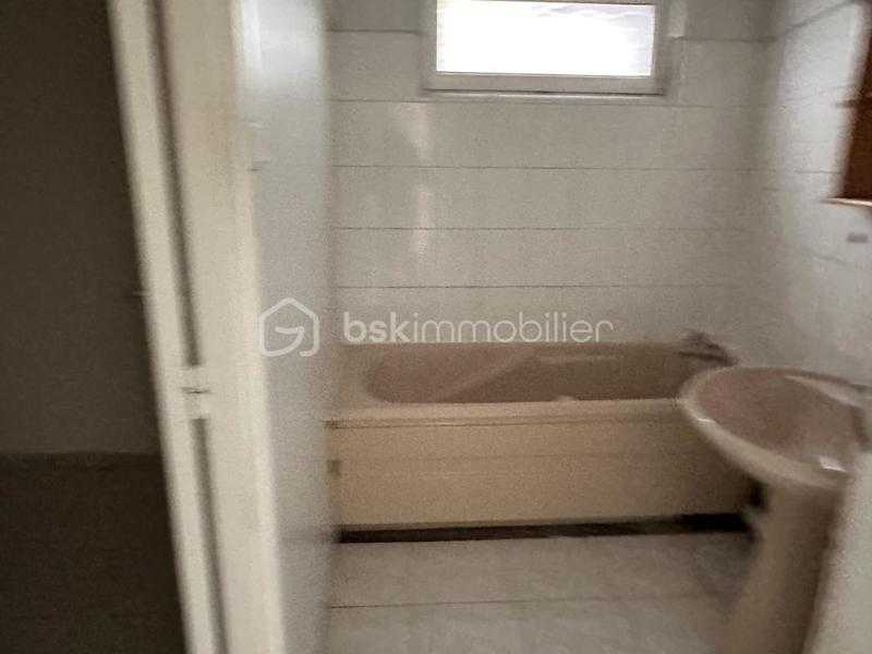 Maison - 180 m² - 9 pièces