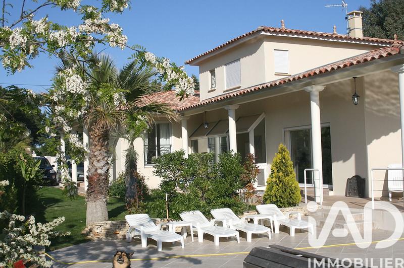 Maison - 257 m² - 6 pièces