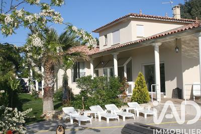 Maison - 257 m² - 6 pièces