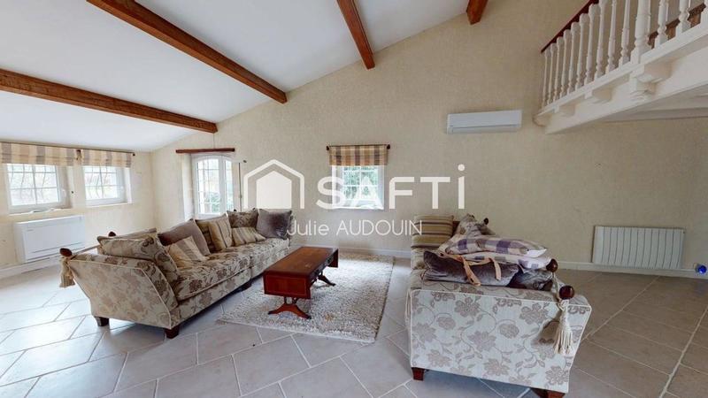 Maison - 202 m² - 8 pièces