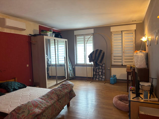 Maison - 205 m² - 5 pièces