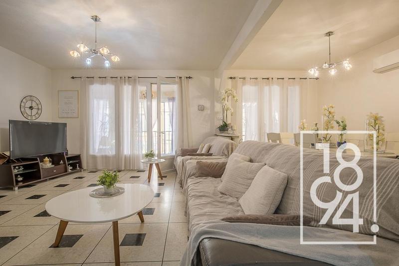 Immeuble - 222 m² - 8 pièces