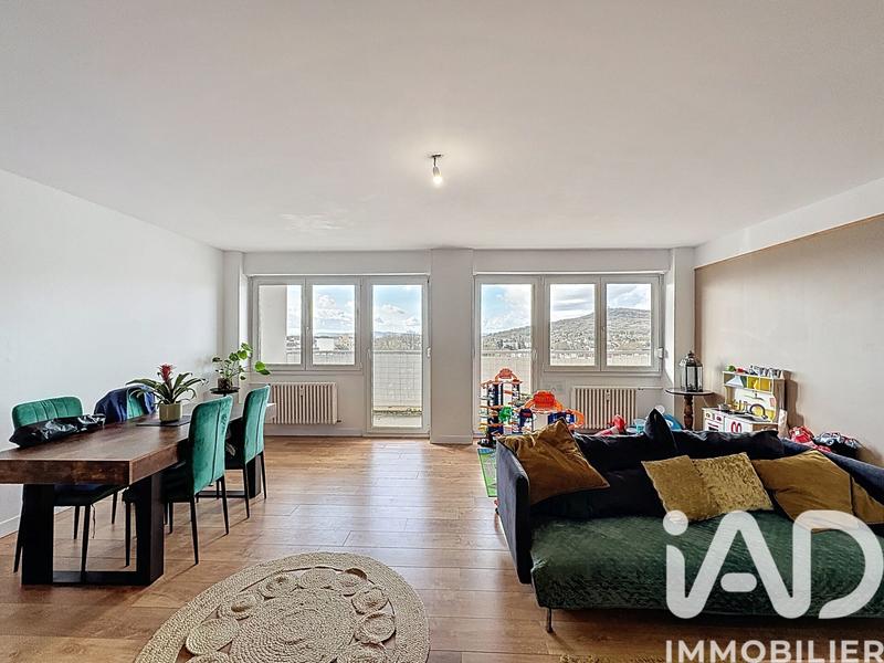 Appartement - 100 m² - 5 pièces