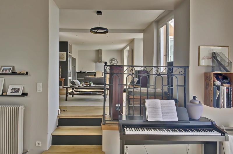 Maison - 239 m² - 7 pièces