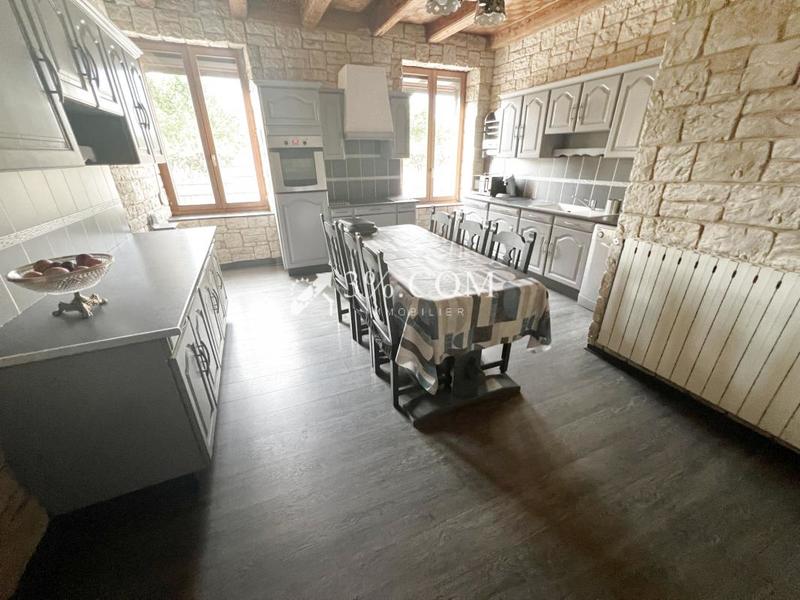 Maison - 188 m² - 11 pièces