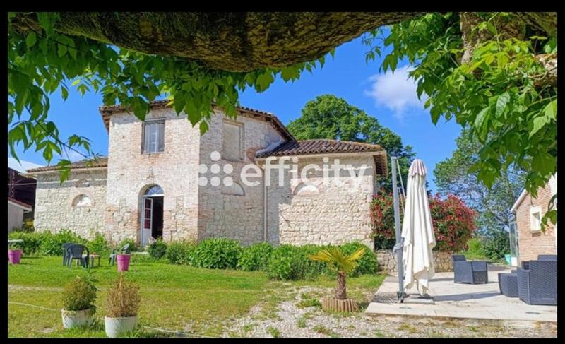 Maison - 415 m² - 15 pièces