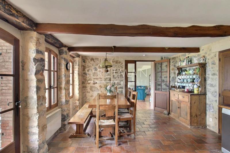 Villa - 201 m² - 6 pièces