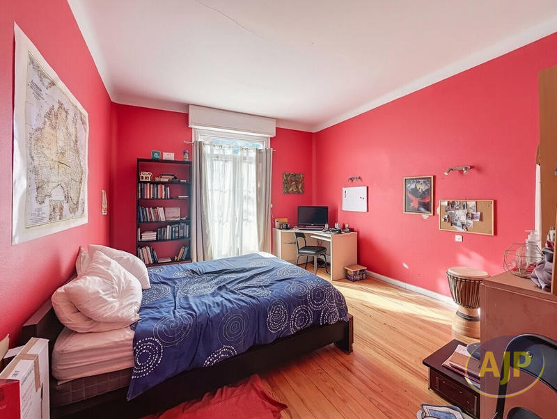 Maison - 186 m² - 5 pièces