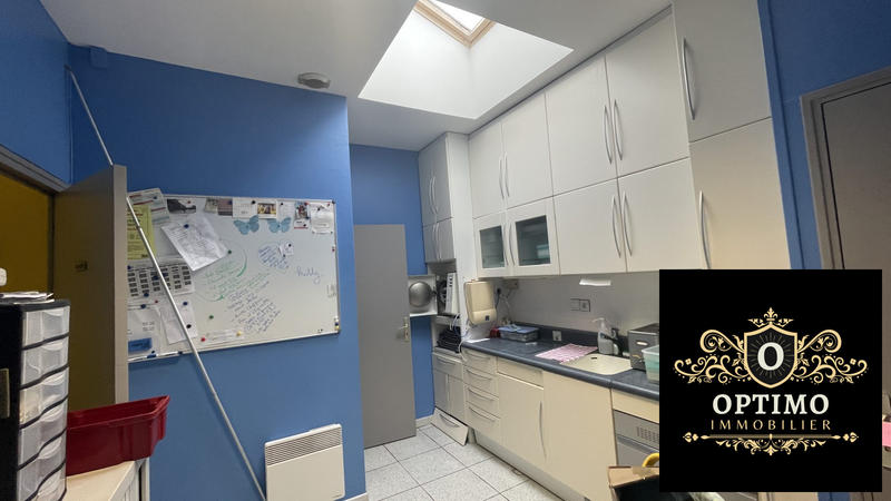 Local d'activités - 80 m² - 4 pièces