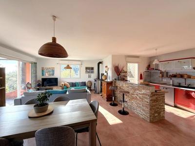 Maison - 106 m² - 7 pièces