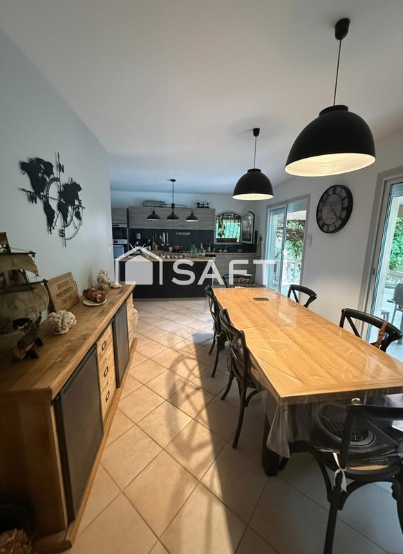 Villa - 220 m² - 10 pièces