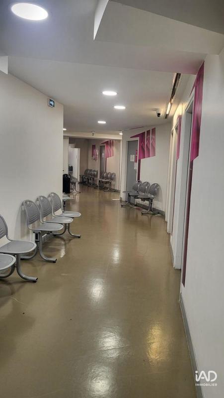 Local commercial - 875 m²