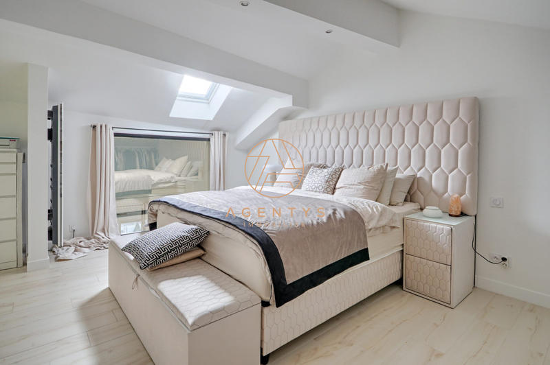 Appartement - 99 m² - 5 pièces