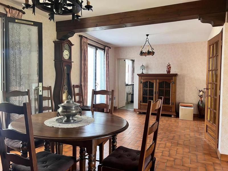 Maison - 121 m² - 6 pièces