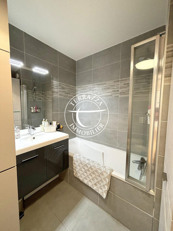 Appartement - 101 m² - 5 pièces