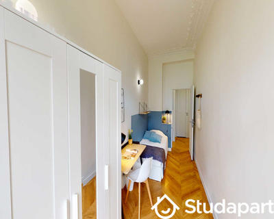 Chambre - 220 m² - 1 pièce