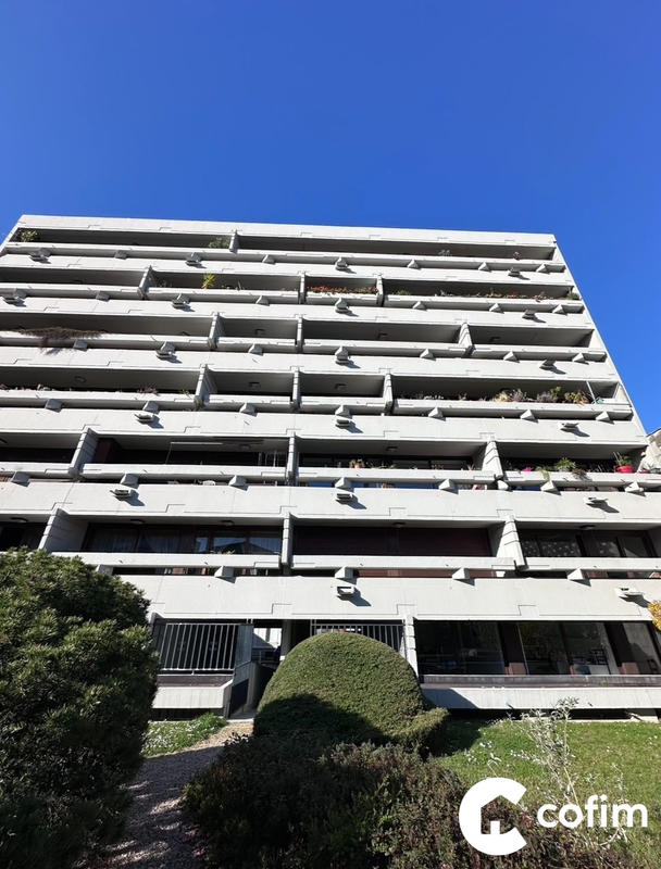 Appartement - 160 m² - 8 pièces