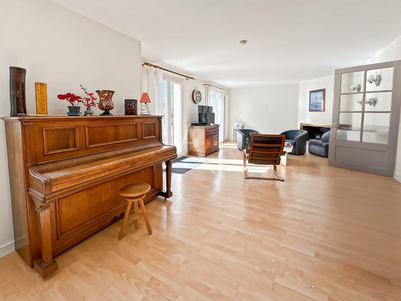 Maison - 147 m² - 8 pièces