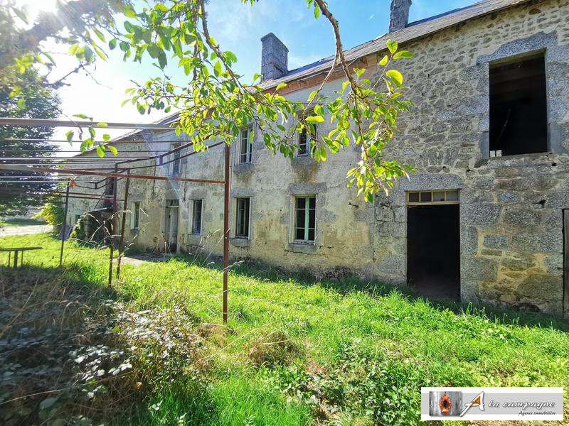 Maison ancienne - 101 m² - 8 pièces