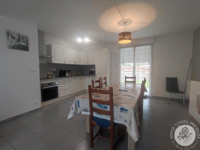 Maison - 90 m² - 5 pièces