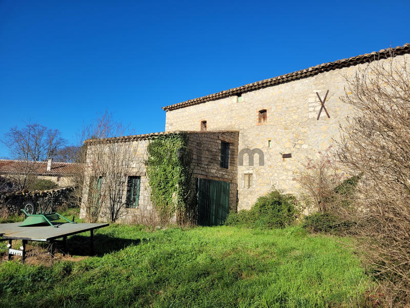 Mas - 94 m² - 5 pièces