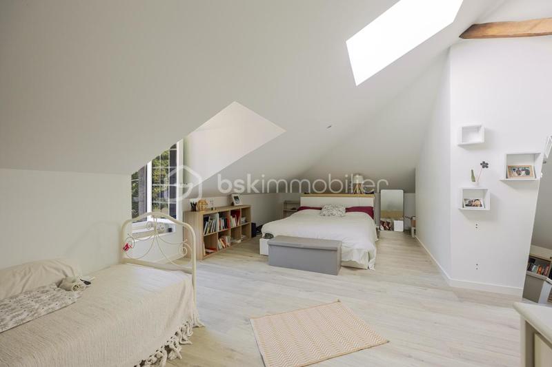 Demeure - 293 m² - 9 pièces